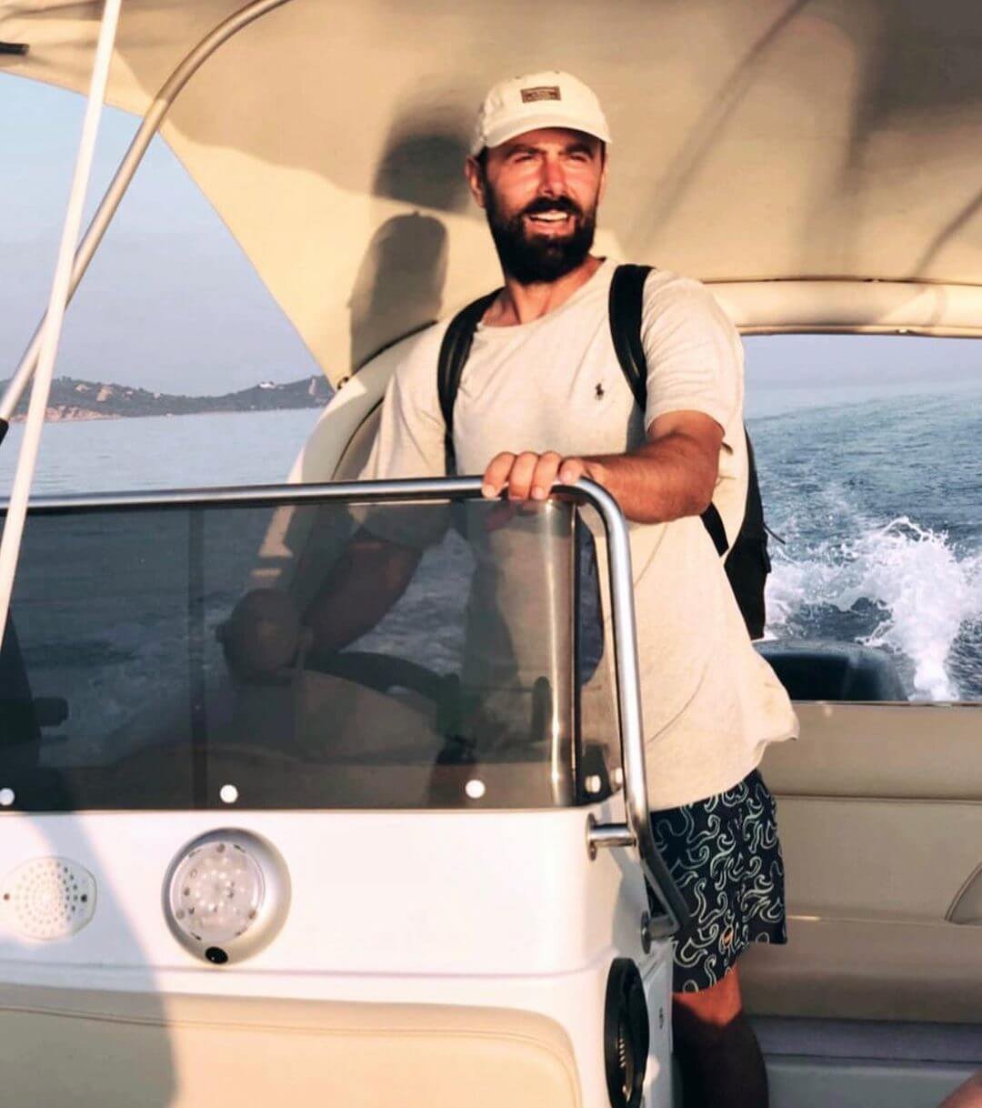 GR Boat Rental Skiathos Boat Hire Skiathos GR Boat Rental has over 20+ years of experience in boat rentals, hire, and private trips around Skiathos, Lalaria, Skopelos and Alonissos. Choose from no-licence boats, luxury boat rentals, or private trips with a skipper.