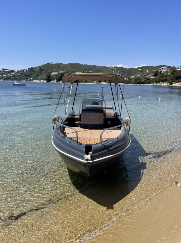 GR Boat Rental Skiathos Boat Hire Skiathos Rent the Karel Ithaca 80HP in Skiathos! A robust 6m vessel for up to 7 people. High-power performance for faster cruising and Northern Skiathos exploring. License required.