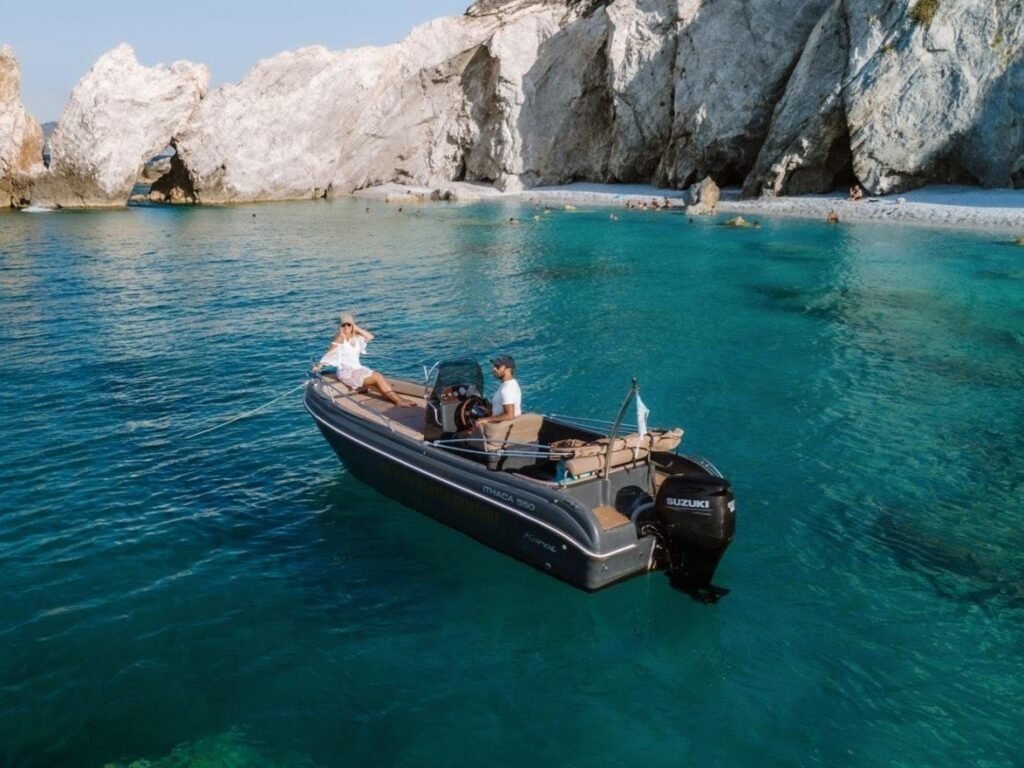 GR Boat Rental Skiathos Boat Hire Skiathos Rent The Karel Luxury Edition 2024 for cruising around Skiathos in comfort and luxury without the licence. Perfect for up to 6 people and its smooth 30/50hp four-stroke engine and protective canopy.