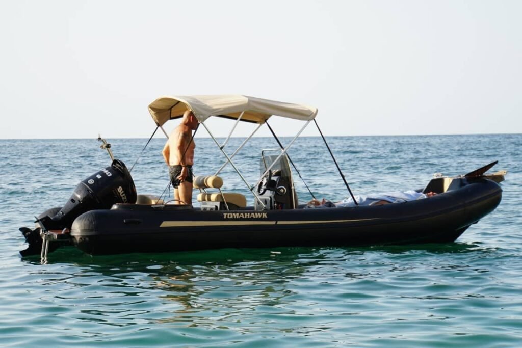 GR Boat Rental Skiathos Boat Hire Skiathos Rent the Tomahawk Rib in Skiathos, a 140HP powerhouse for up to 8 people. Sporty 6m design, fuel-efficient, and perfect for licensed drivers. The perfect high-energy boat rental in Skiathos.