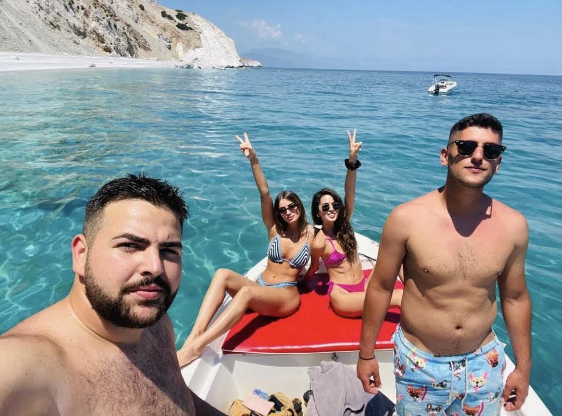 GR Boat Rental Skiathos Boat Hire Skiathos GR Boat Rental has over 20+ years of experience in boat rentals, hire, and private trips around Skiathos, Lalaria, Skopelos and Alonissos. Choose from no-licence boats, luxury boat rentals, or private trips with a skipper.