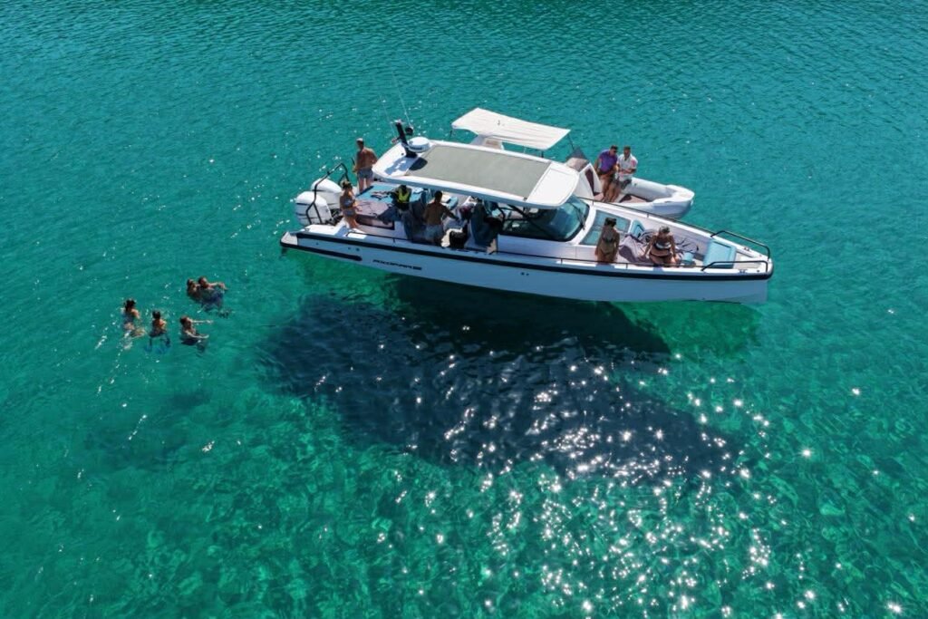 GR Boat Rental Skiathos Boat Hire Skiathos GR Boat Rental has over 20+ years of experience in boat rentals, hire, and private trips around Skiathos. Choose from no-licence boats, luxury boat rentals, or private trips with a skipper.